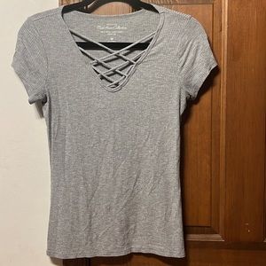 crisscross grey Hollister top size S